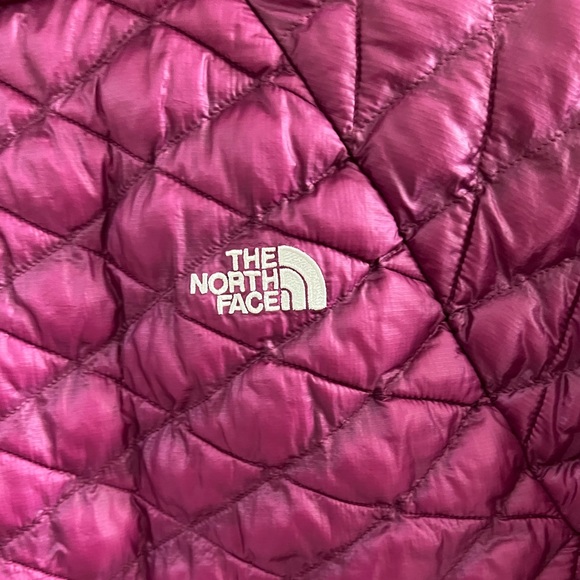The North Face Purple Jacket - Picture 12 of 17